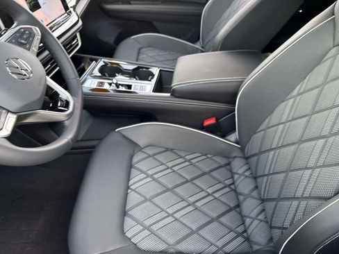 New 2026 Volkswagen Atlas SEL Premium R-Line image 17