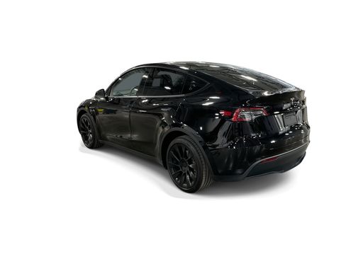 Certified 2023 Tesla Model Y Long Range AWD/4WD image 4