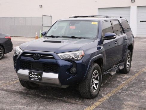 Used 2022 Toyota 4Runner TRD Off-Road Premium w/ Moonroof Package AWD/4WD image 4