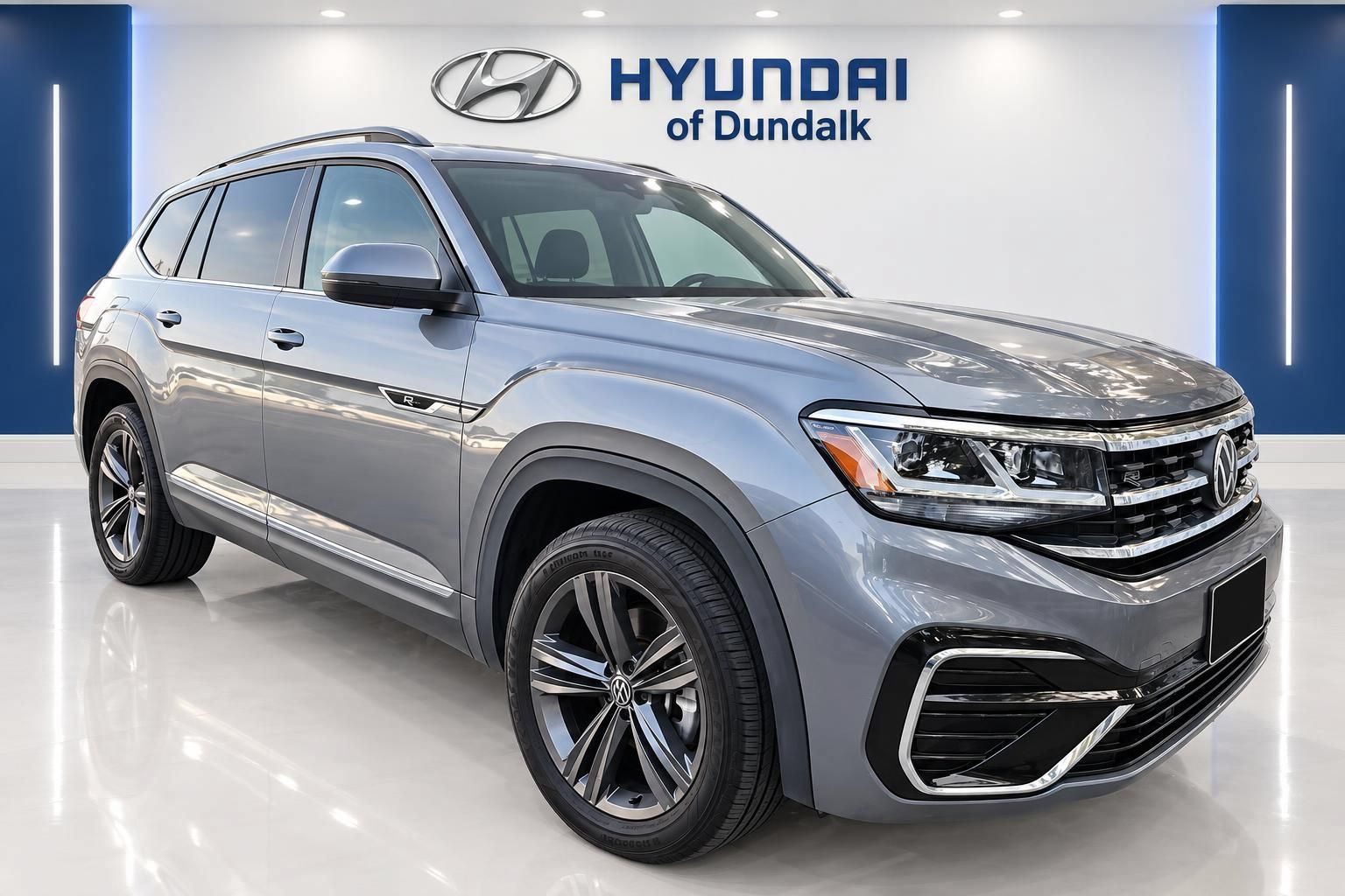 Used 2021 Volkswagen Atlas SE w/ Panoramic Sunroof Package FWD image 3