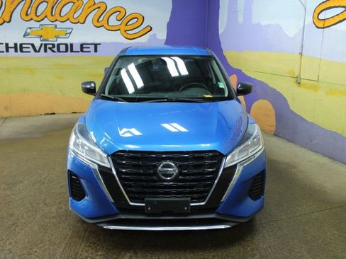 Used 2021 Nissan Kicks S FWD image 3