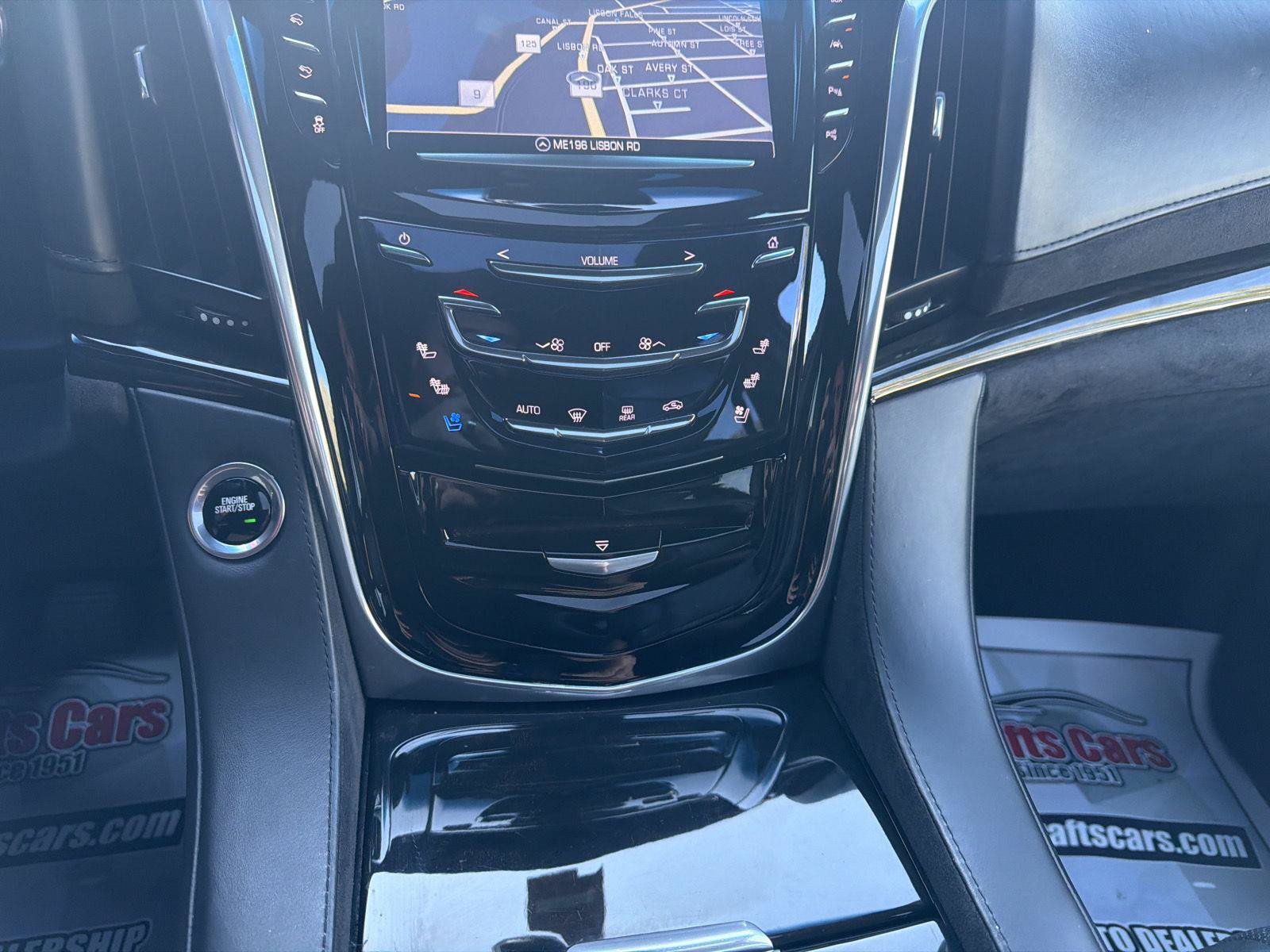 Used 2019 Cadillac Escalade ESV Platinum AWD/4WD image 23