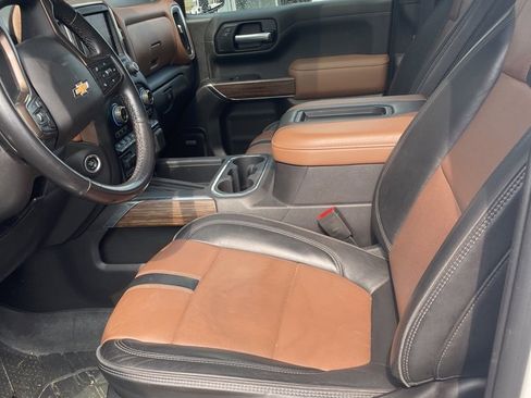 Used 2021 Chevrolet Silverado 1500 High Country w/ Technology Package image 13