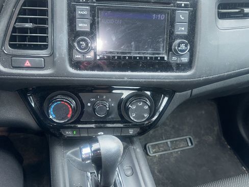 Used 2019 Honda HR-V LX image 3