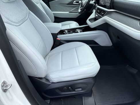 New 2026 Ford Explorer Platinum w/ LUX Leather Package AWD/4WD image 13