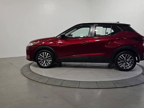 Used 2021 Nissan Kicks SV FWD image 2