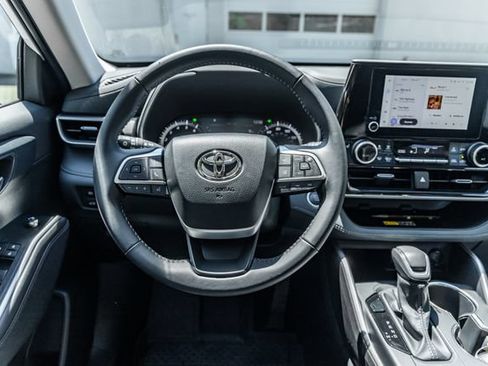 Used 2026 Toyota Highlander XLE AWD/4WD image 29