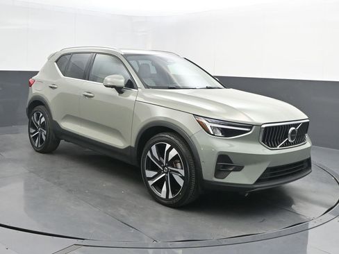 Certified 2023 Volvo XC40 B5 Plus w/ Driver Assist Package image 9