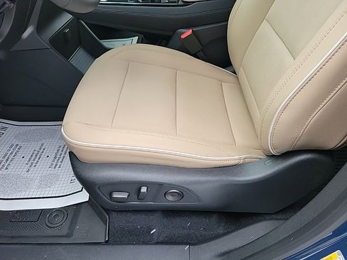 Used 2025 Buick Enclave Preferred w/ Super Cruise Package image 8