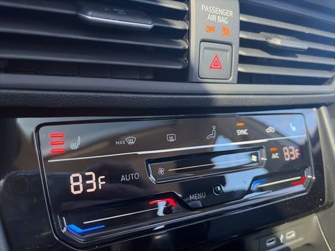 New 2026 Volkswagen Jetta SE FWD image 17