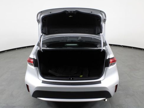 Used 2022 Toyota Corolla LE image 16