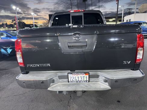 Used 2014 Nissan Frontier SV w/ SV Value Truck Package image 8
