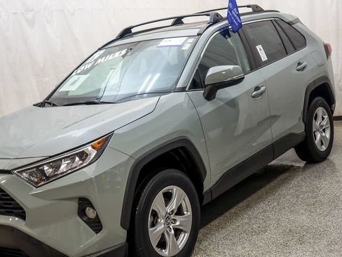 Used 2019 Toyota RAV4 XLE w/ All Weather Liner Package AWD/4WD image 4