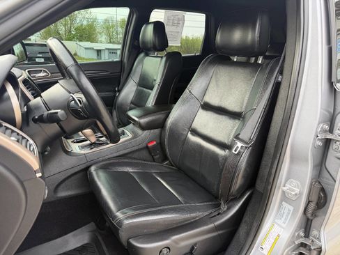 Used 2017 Jeep Grand Cherokee Limited image 31