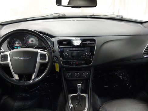Used 2014 Chrysler 200 Limited image 32