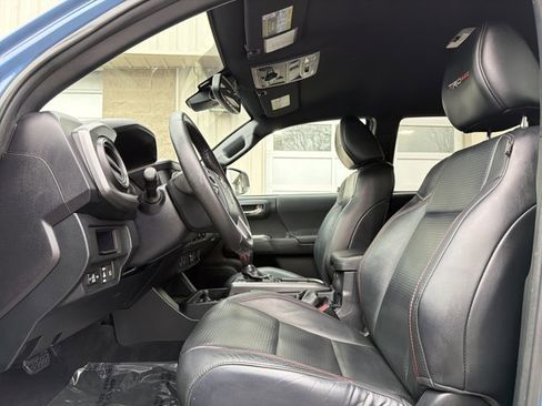 Used 2018 Toyota Tacoma TRD Pro image 11