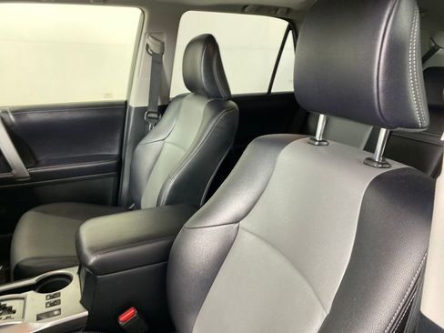 Used 2017 Toyota 4Runner SR5 Premium image 9