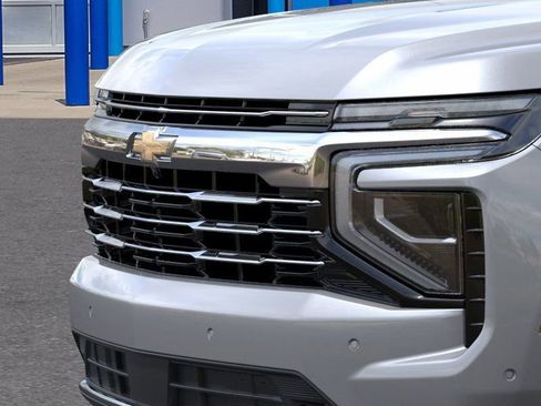 New 2026 Chevrolet Suburban LT image 14