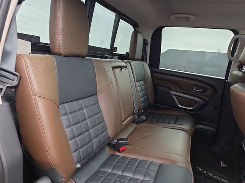 Used 2019 Nissan Titan Platinum Reserve image 44