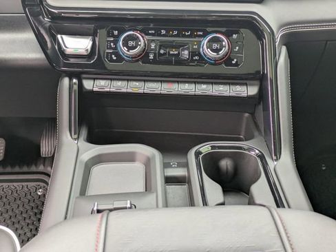 Used 2025 GMC Sierra 2500 AT4X image 21