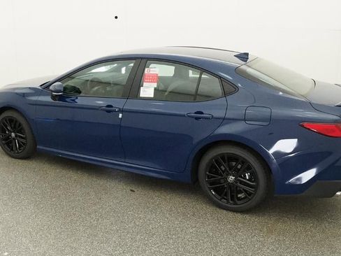 New 2026 Toyota Camry SE FWD image 4