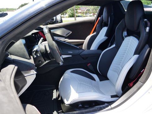 Used 2023 Chevrolet Corvette Z06 RWD image 3