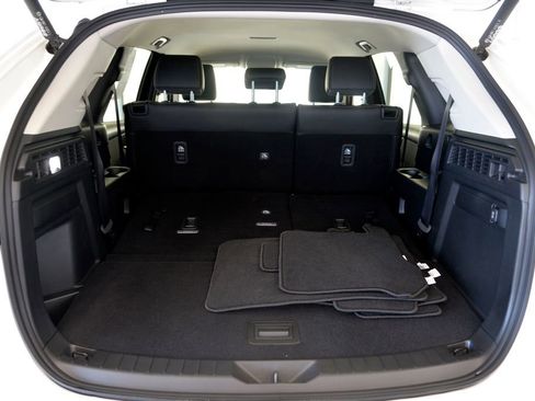 Certified 2025 MAZDA CX-90 3.3 Turbo w/ Select Package image 29