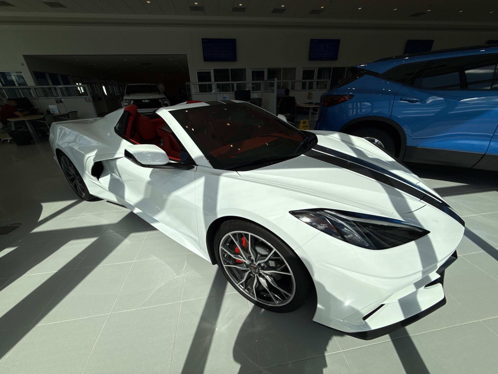 Used 2023 Chevrolet Corvette Stingray Premium Conv w/ Stealth Interior Trim Package RWD image 2