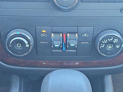 Used 2011 Chevrolet Impala LT image 16