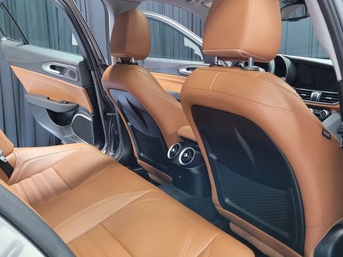 Used 2020 Alfa Romeo Giulia Ti w/ Quick Order Package 22X Lusso image 4