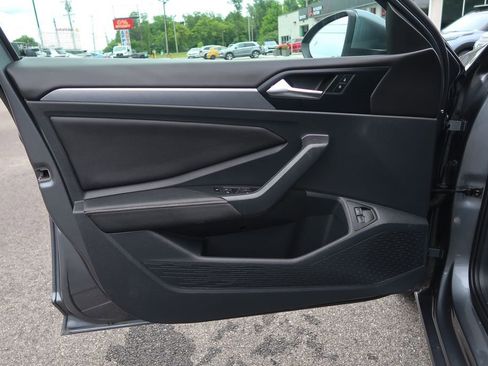 Used 2024 Volkswagen Jetta SE FWD image 23