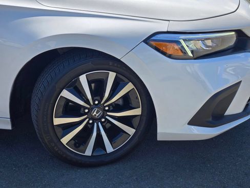Used 2024 Honda Civic EX image 9