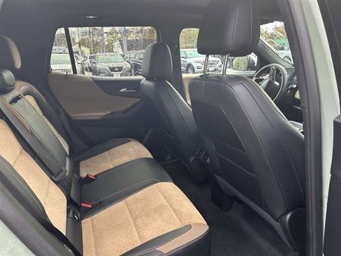 Used 2025 Chevrolet Equinox ACTIV w/ Safety and Technology Package image 16