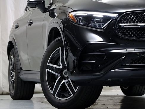 Certified 2025 Mercedes-Benz GLC 300 4MATIC image 4