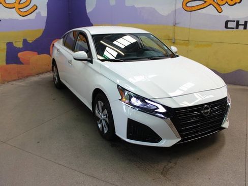 Used 2023 Nissan Altima 2.5 S image 3