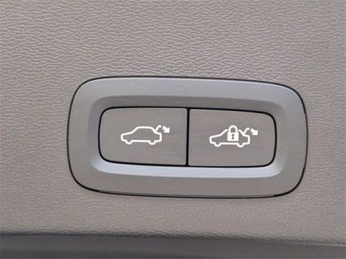 New 2026 Volvo XC40 B5 Plus w/ Protection Package Premier image 14