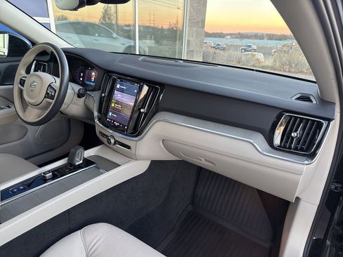 Used 2023 Volvo V60 B5 Cross Country Plus w/ Climate Package image 13