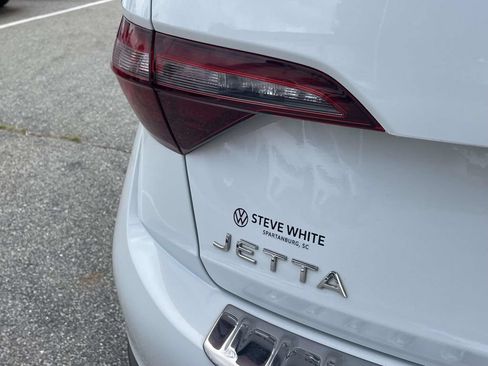 Certified 2024 Volkswagen Jetta Sport FWD image 8