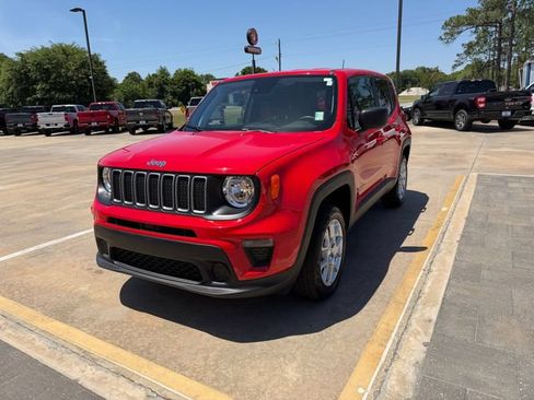 Used 2023 Jeep Renegade Latitude AWD/4WD image 1
