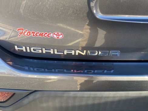 Used 2021 Toyota Highlander XLE image 15