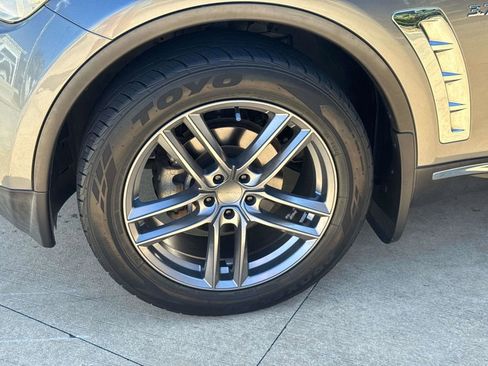 Used 2016 INFINITI QX70 2WD w/ Premium Package image 6