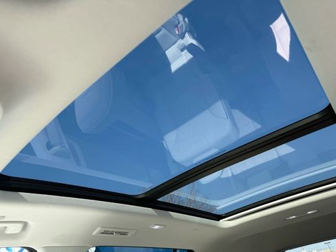 Used 2025 Buick Enclave Avenir w/ Trailering Package, 5000 lbs. image 22