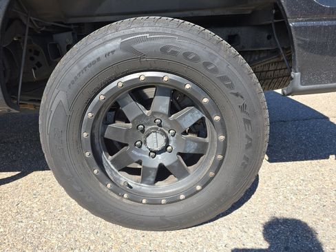 Used 2013 Ford F150 XLT w/ Mid Equipment Group image 12