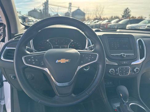Used 2022 Chevrolet Equinox LT image 11