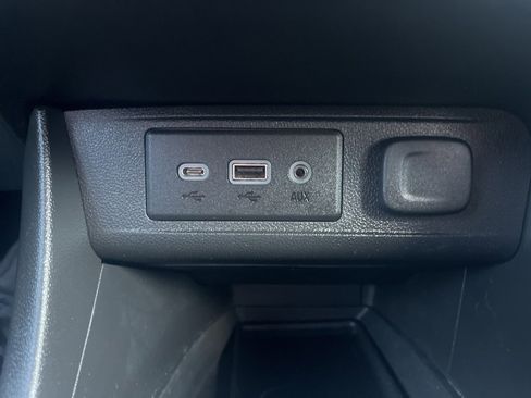 Used 2022 Buick Encore GX Select image 18