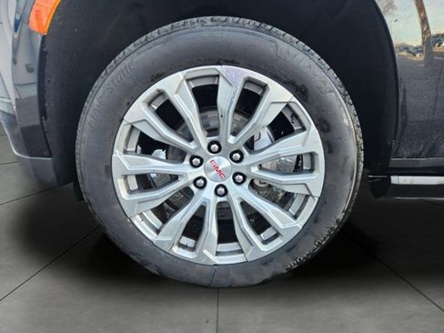 Used 2021 GMC Yukon XL Denali w/ Denali Premium Package image 48