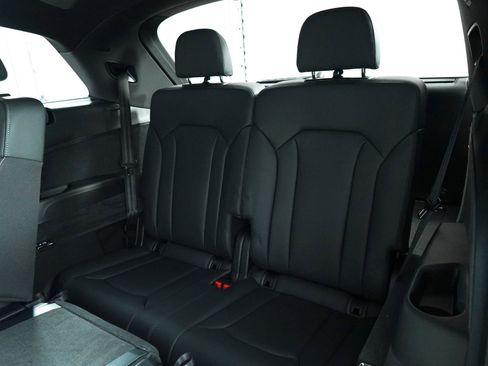 New 2025 Audi Q7 3.0T Prestige image 24