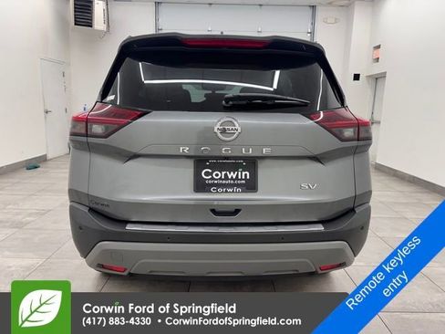 Used 2021 Nissan Rogue SV image 4