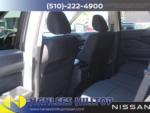 Used 2025 Nissan Pathfinder SV FWD image 17