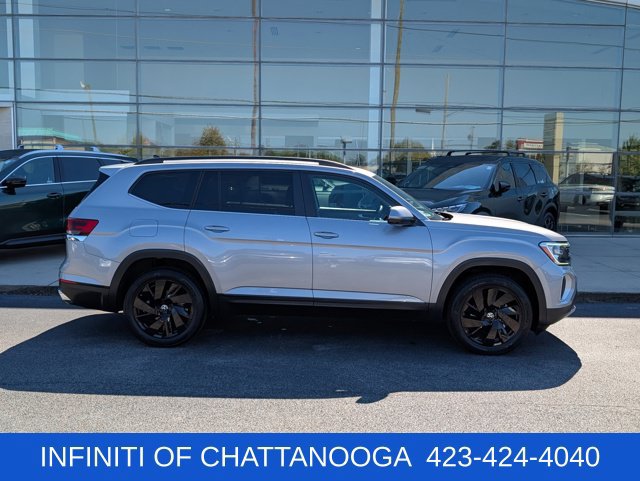 Used 2024 Volkswagen Atlas SE w/ Black Wheel Package FWD image 8